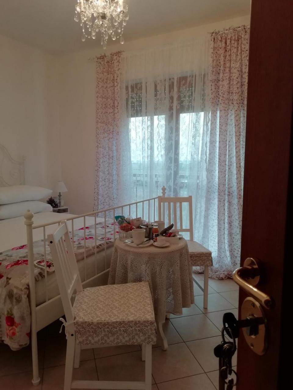 Beti House Heart'S And Roses Rooms Ponte Galeria Ruang foto